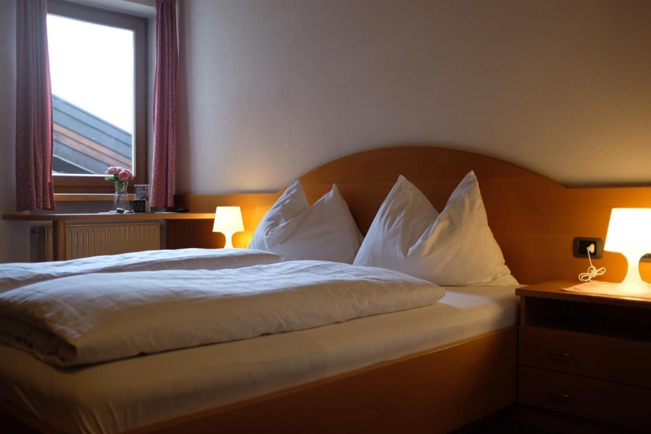Hotel Garni Trojer Campo Tures Exterior foto